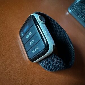 Apple Watch Series 4 Nike + 40mm Silver